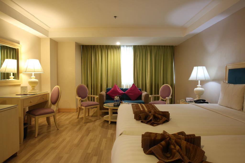 Crown Regency Hotel & Towers Cebu Esterno foto